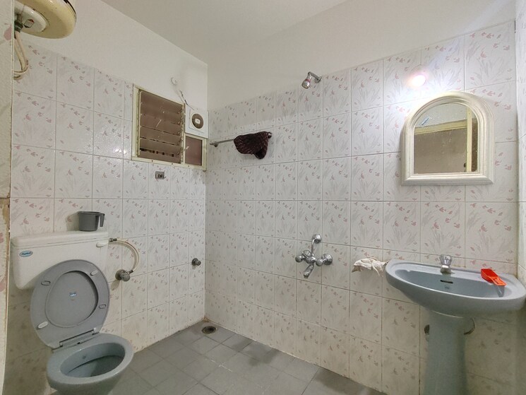 Bathroom, aishwarya-eastwoods 2 Bedroom 1196 Sq.Ft. Apartment In Hsr Layout Bangalore 9246566