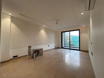 Room in 3 BHK Builder Floor at Ansal Sushant Lok I, Sector 43 – for Rent