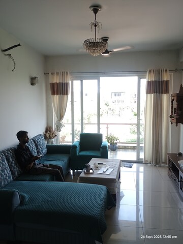Living Room in 3.5 BHK Builder Floor at BPTP Amstoria, Sector 102 – for Rent