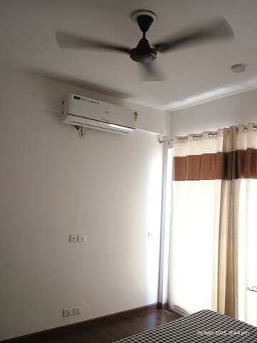 Furnished Amenities in 3.5 BHK Builder Floor at BPTP Amstoria, Sector 102 – for Rent