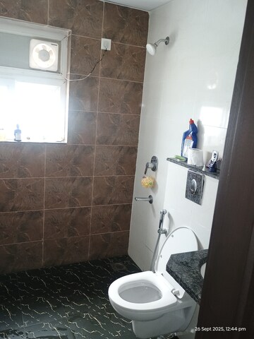 Bathroom in 3.5 BHK Builder Floor at BPTP Amstoria, Sector 102 – for Rent