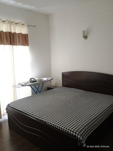 Bathroom in 3.5 BHK Builder Floor at BPTP Amstoria, Sector 102 – for Rent