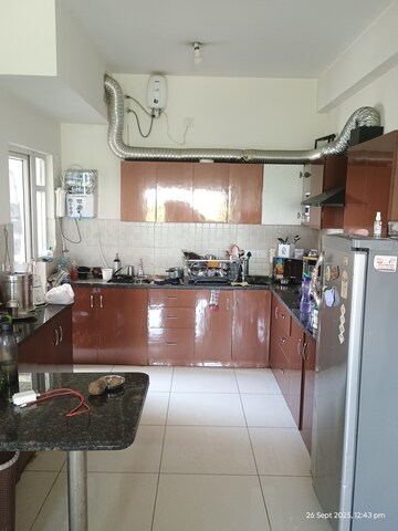 Kitchen in 3.5 BHK Builder Floor at BPTP Amstoria, Sector 102 – for Rent