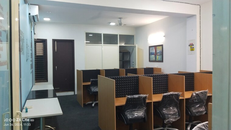 Team Area, chattarpur Commercial Office Space 1800 Sq.Ft. In Chattarpur Delhi 9246685