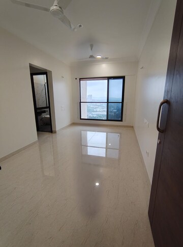 Room in 2 BHK Apartment at K Raheja Heights, Malad East – for Rent
