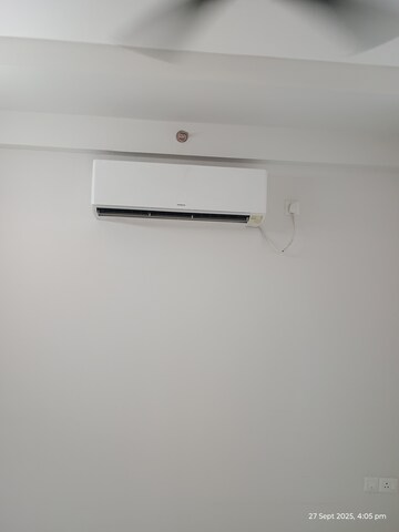 Room in 1 RK Apartment at Viridian Plaza 106 Phase 2, Sector 106 – for Rent