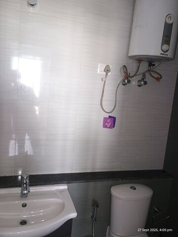 Bathroom in 1 RK Apartment at Viridian Plaza 106 Phase 2, Sector 106 – for Rent