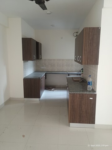 Furnished Amenities in 3 BHK Builder Floor at BPTP Amstoria, Sector 102 – for Rent