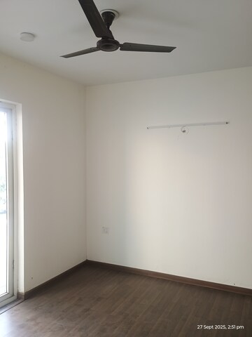 Furnished Amenities in 3 BHK Builder Floor at BPTP Amstoria, Sector 102 – for Rent