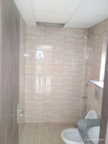 Bathroom in 3 BHK Builder Floor at BPTP Amstoria, Sector 102 – for Rent