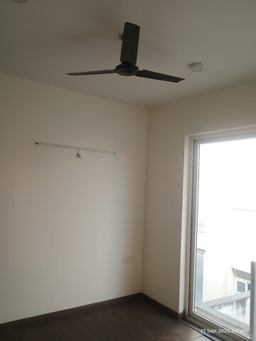 Furnished Amenities in 3 BHK Builder Floor at BPTP Amstoria, Sector 102 – for Rent