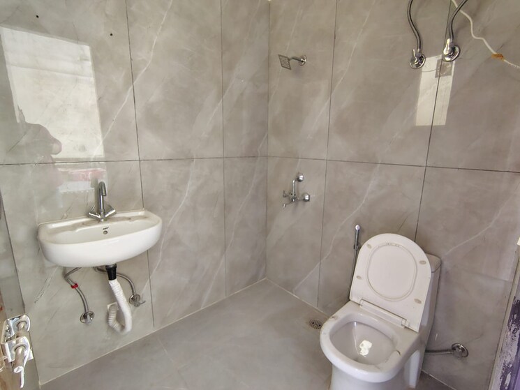 Bathroom, sector 53 1 RK 400 Sq.Ft. Independent House In Sector 53 Gurgaon 9246876