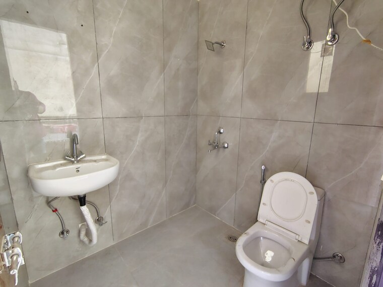 Bathroom, sector 53 1 RK 400 Sq.Ft. Independent House In Sector 53 Gurgaon 9246876