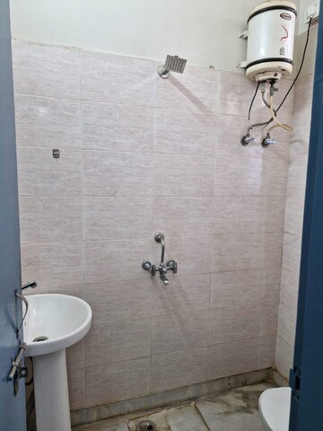 Bathroom in 1 BHK Apartment at DLF Atria, Dlf Phase ii – for Rent