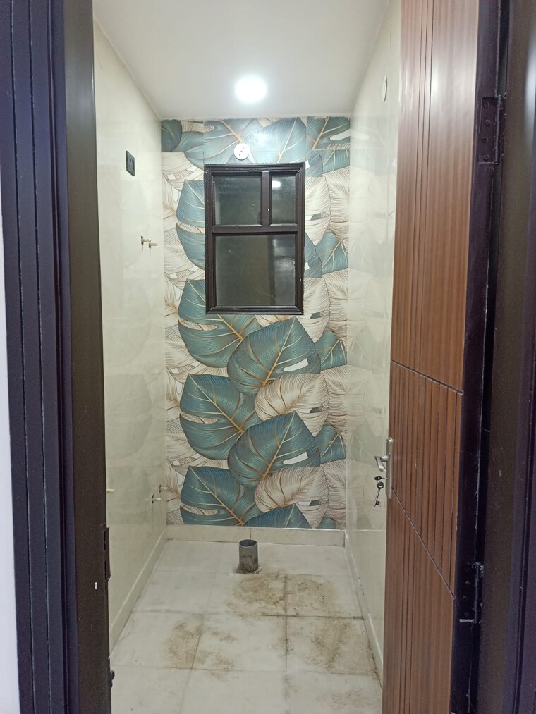 Bathroom, burari 3 Bedroom 810 Sq.Ft. Builder Floor In Burari Delhi 9246982