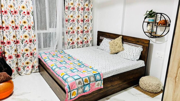Bedroom, malad west Pg For Boys In Malad West 9247053