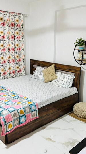 Bedroom in  Pg at Malad West – for Rent