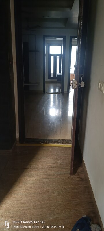 Room in 4 BHK Builder Floor at Janakpuri – for Sale