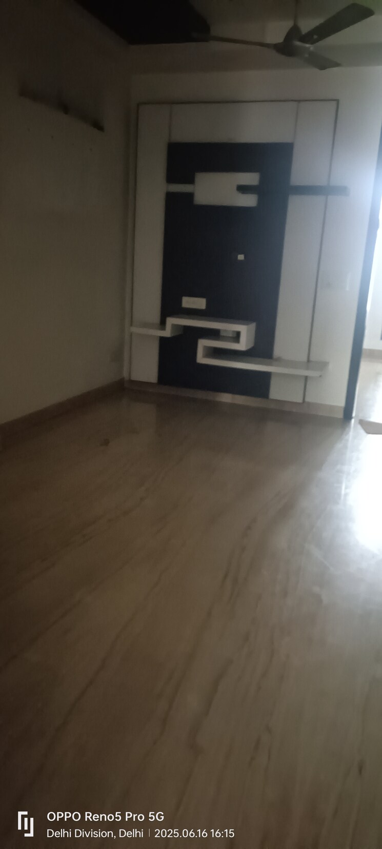 Room, janakpuri 4 Bedroom 3300 Sq.Ft. Builder Floor In Janakpuri Delhi 9247127