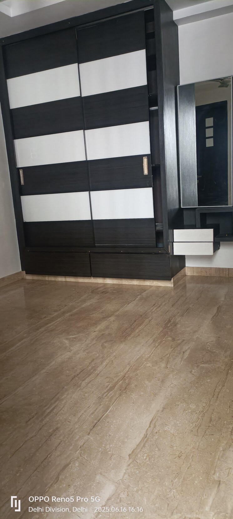 Room, janakpuri 4 Bedroom 3300 Sq.Ft. Builder Floor In Janakpuri Delhi 9247127