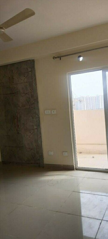 Room in 2 BHK Apartment at Amrapali Riverview, Amrapali Leisure Valley – for Rent