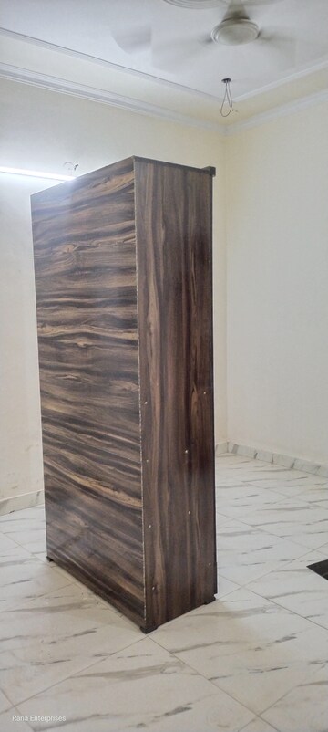 Building Lobby in 2 BHK Builder Floor at Ansal Palam Triangle, Palam Vihar Extension – for Rent