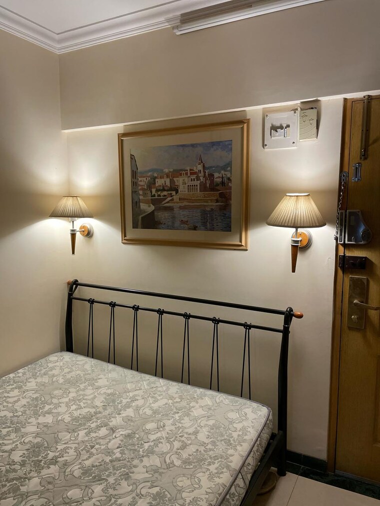 Bedroom, bandra west 1 Bedroom 300 Sq.Ft. Apartment In Bandra West Mumbai 9247270