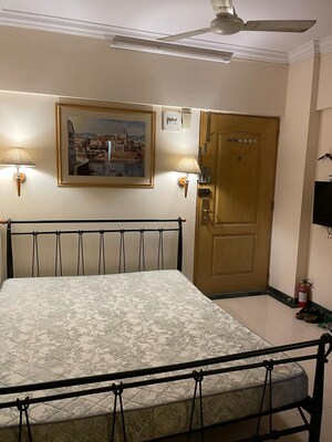 1 BHK Apartment For Rent in Bandra West