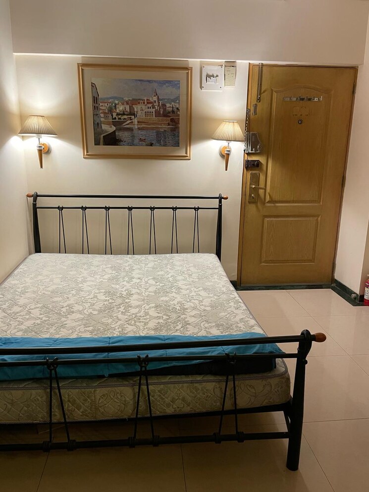 Bedroom, bandra west 1 Bedroom 300 Sq.Ft. Apartment In Bandra West Mumbai 9247235