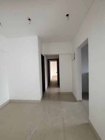 Room in 2 BHK Apartment at Parijat Monte Verita, Borivali East – for Rent