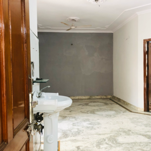 Bathroom in 2.5 BHK Villa at Sector 21 – for Rent