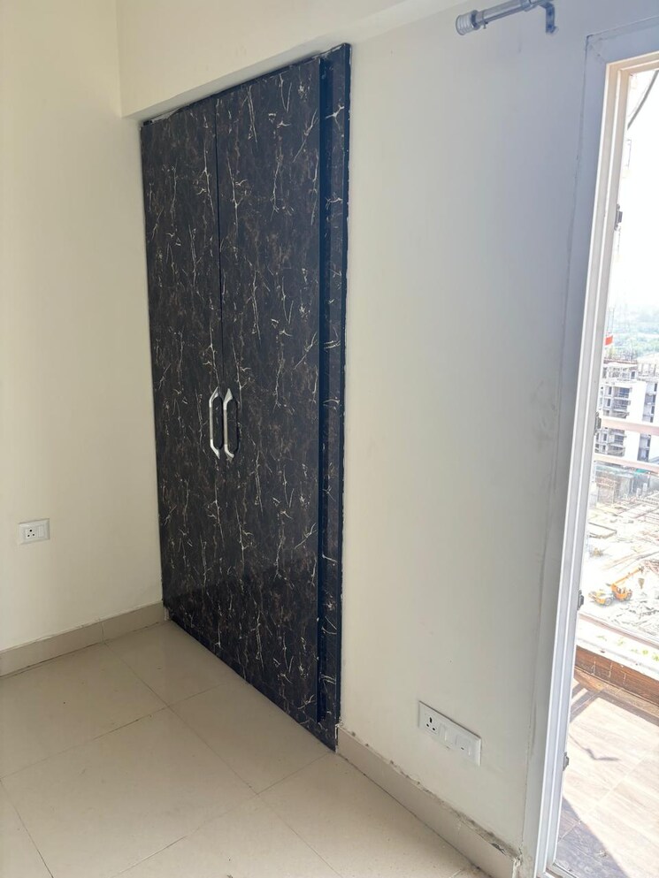 Room, sector 150 2 Bedroom 1150 Sq.Ft. Apartment In Sector 150 Noida 9247323