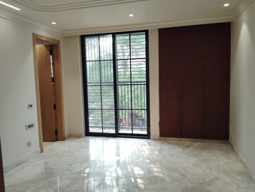 Room in 4 BHK Builder Floor at Defence Colony – for Rent