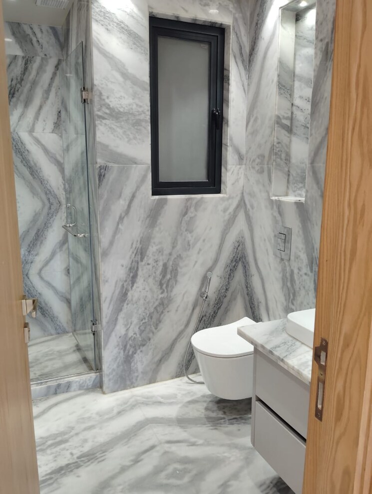 Bathroom, defence colony 4 Bedroom 2400 Sq.Ft. Builder Floor In Defence Colony Delhi 9247339