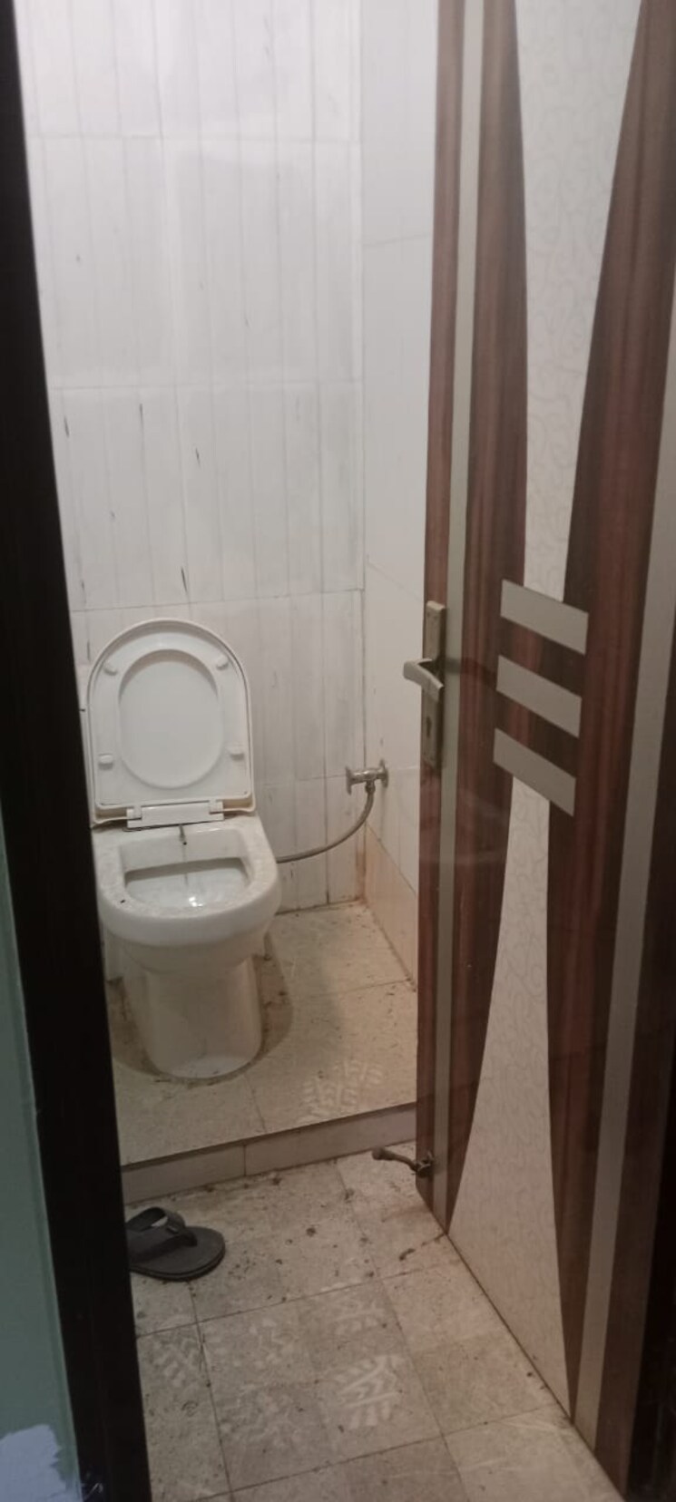 Bathroom, omaxe-royal-street 3 Bedroom 1500 Sq.Ft. Builder Floor In Sector 14 Bahadurgarh 9247325