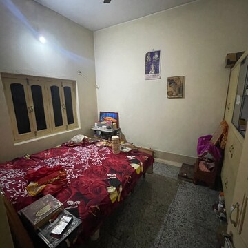Bedroom in 6+ BHK Independent House at Shivpur – for Sale
