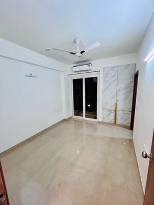 Room in 3.5 BHK Apartment at Sector 150 – for Rent