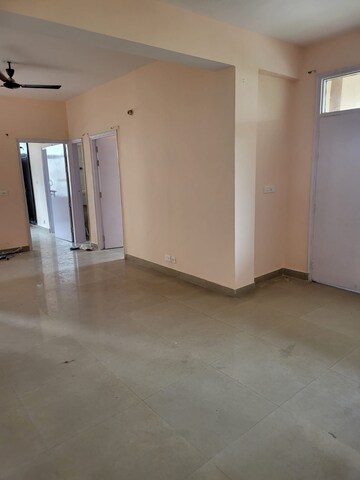 Room in 2 BHK Builder Floor at Omaxe Heights, Sector 86 – for Rent