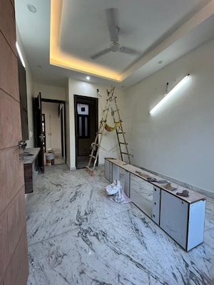 Room in 3 BHK Apartment at Sector 102 – for Rent