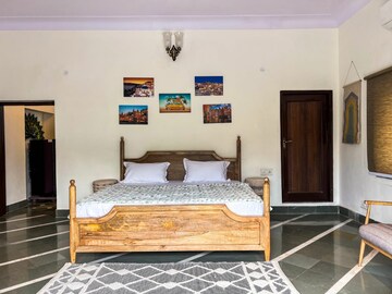 Bedroom in 5 BHK Independent House at Civil Lines – for Rent