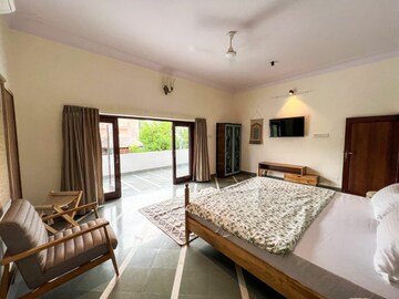 Bedroom in 5 BHK Independent House at Civil Lines – for Rent