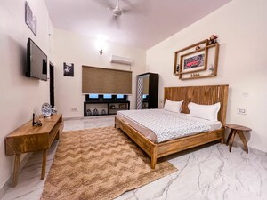 Bedroom in 5 BHK Independent House at Civil Lines – for Rent