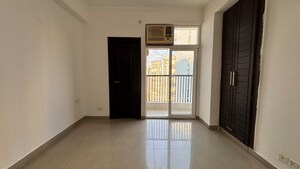 Room in 2.5 BHK Apartment at Fusion Homes, Tech Zone 4 Greater Noida – for Sale