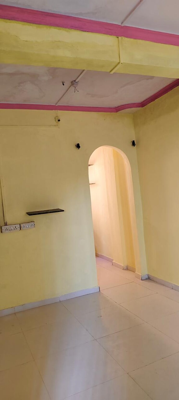 Room, vasai west 1 RK 360 Sq.Ft. Apartment In Vasai West Palghar 9247616