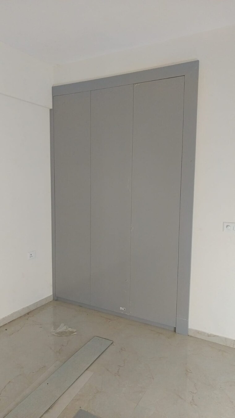 Room, smart-world-gems 2.5 Bedroom 1150 Sq.Ft. Apartment In Sector 89 Gurgaon 9247712