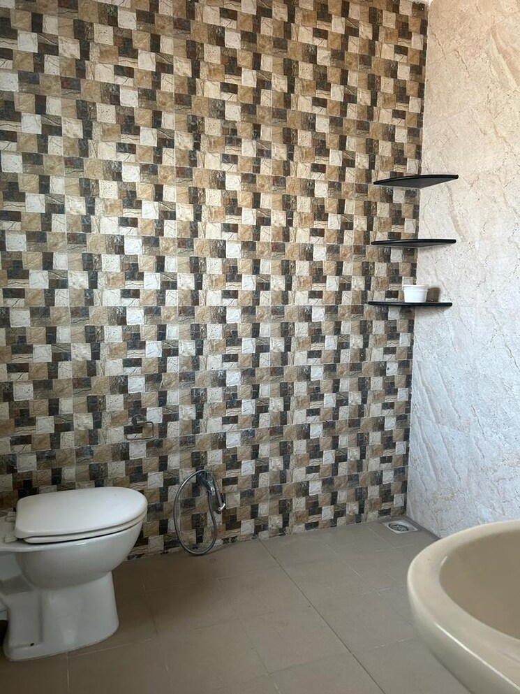 Bathroom, mayfair-eleganza-phase-ii 3 Bedroom 1580 Sq.Ft. Apartment In Kondhwa Pune 9247867