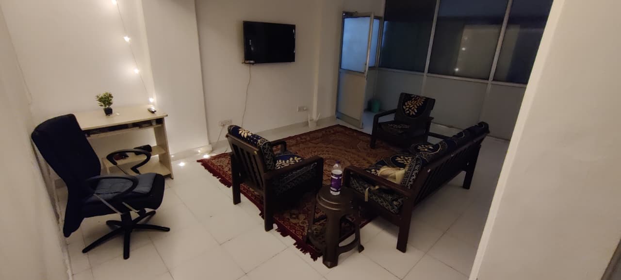 2 BHK + Servant Room 950 Sq.Ft. Apartment in Clover Center