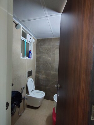 Master Bedroom in 2.5 BHK Apartment at Dosti Oro 67, Kandivali West – for Rent