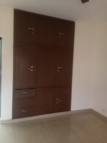 Furnished Amenities in 3 BHK Builder Floor at BPTP Park 81, Sector 81 – for Rent