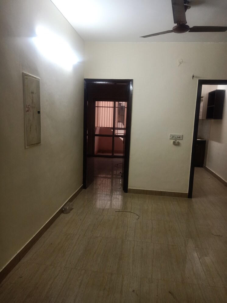 Room, bptp-park-81 3 Bedroom 275 Sq.Yd. Builder Floor In Sector 81 Faridabad 9247973